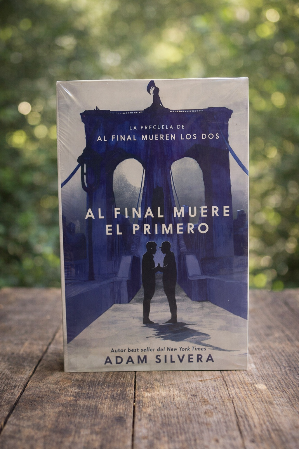 Al final muere el primero